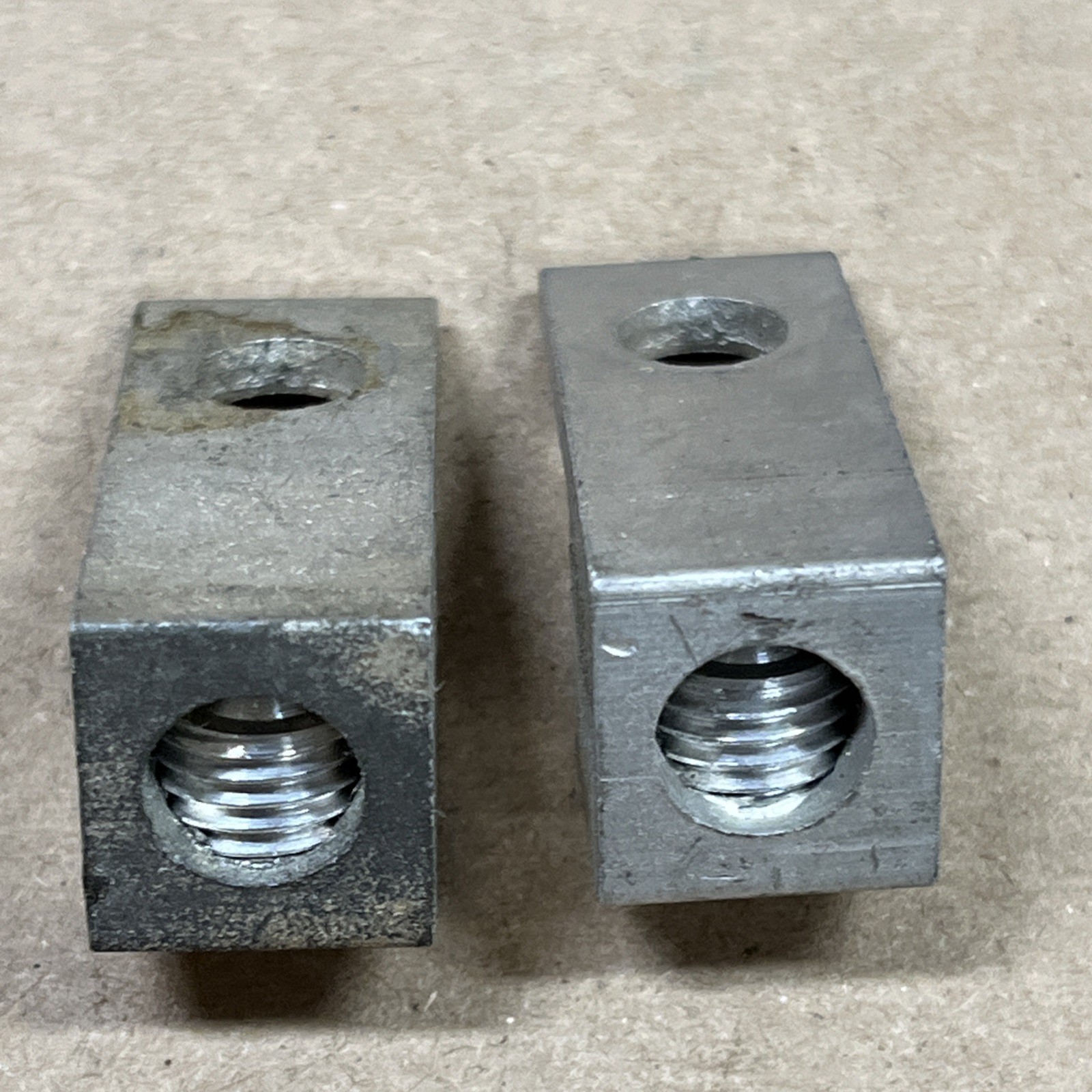 (Lot of 2) SQ-D Ilsco D2710 Mechanical Box Lug 2-14AWG CU9AL, 1/4″ Hole Square D