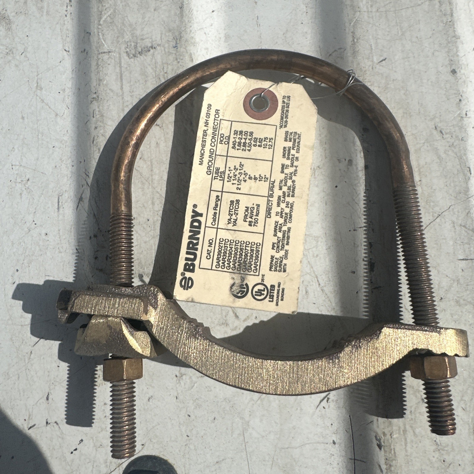 Burndy GAR3904BU Pipe Grounding clamp, 2 1/2″ to 3 1/2″ pipe, 4STR to 4/0STR NEW
