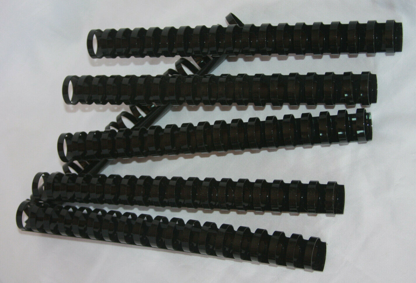28 GBC Cerlox Plastic Comb Bindings Black 1″