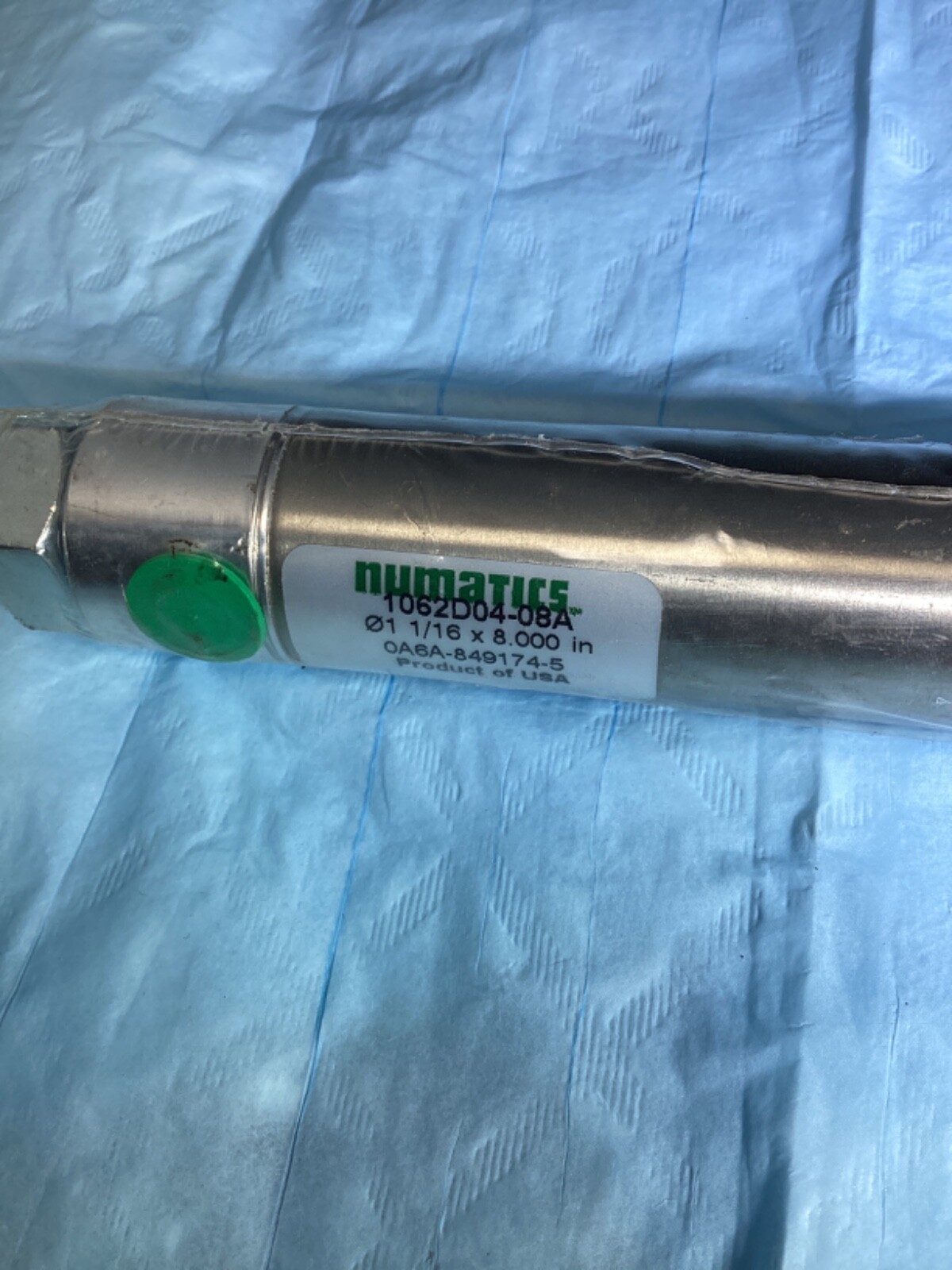 Numatics 1062D4-08A cylinder 1-1/16 x 8.000 in OA6A-849174-5 New Made in USA