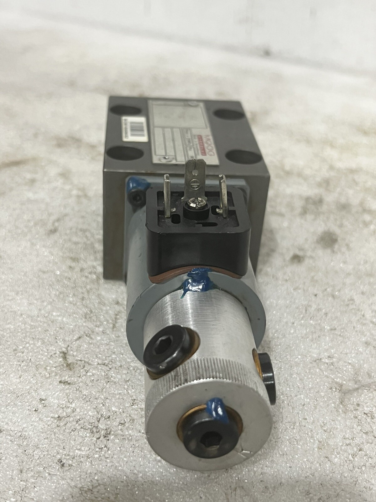 🔥MOOG DBEE30CS1AX7EB/A X12;C10;Y15 hydraulic valve, used, Free Ship🇺🇸