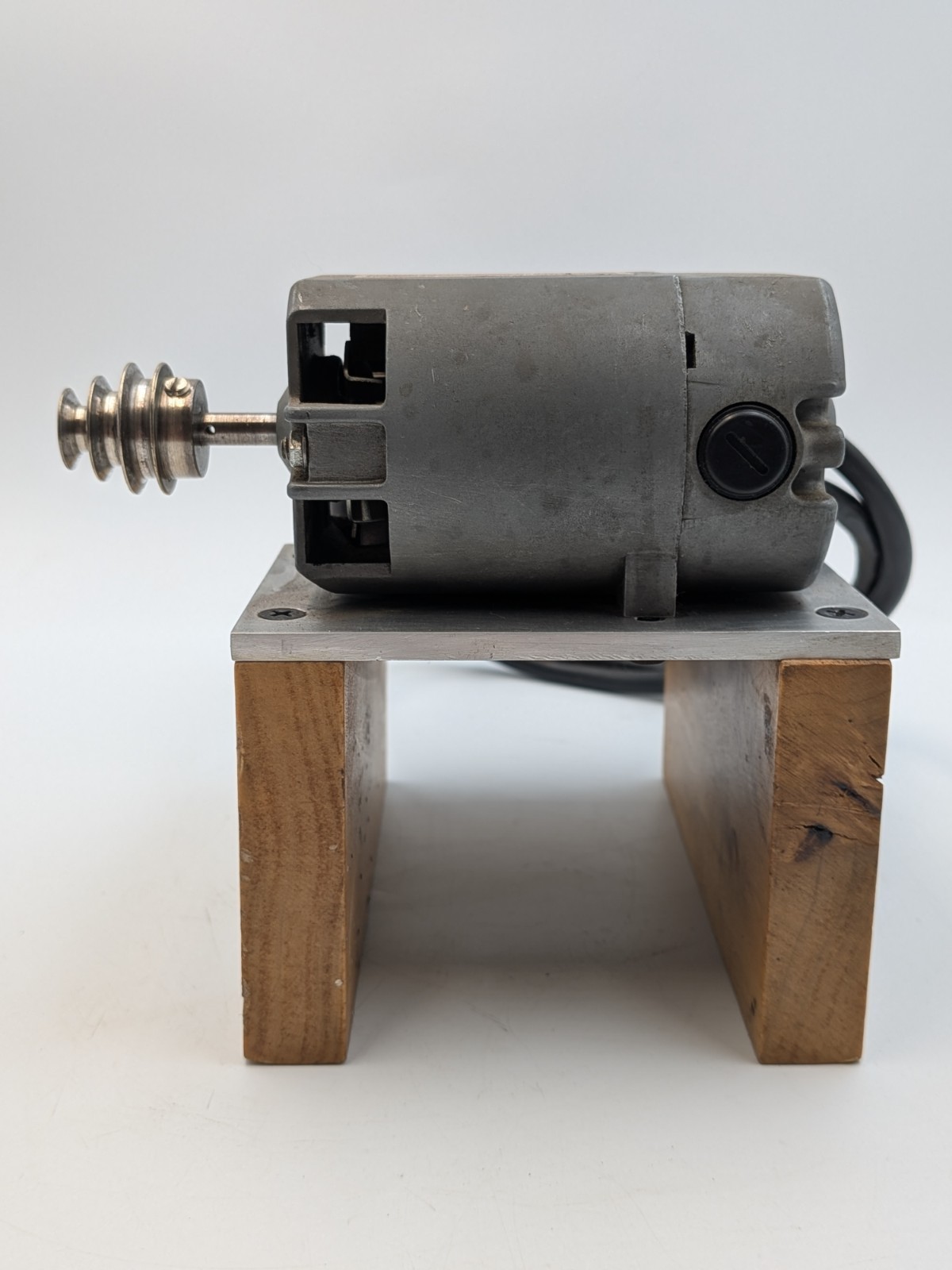 Antique Howard Industries High RPM Electric Motor 1/9 HP 10,000+ RPM 115VAC 1.5A