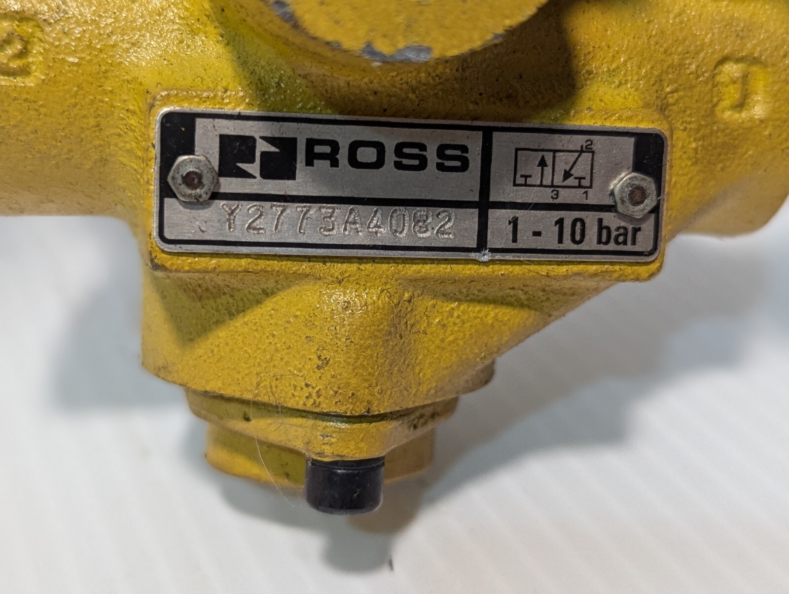 Ross W998H79105, Y2773A4082 Pneumatic Solenoid LOX Lock-Out Control Valve