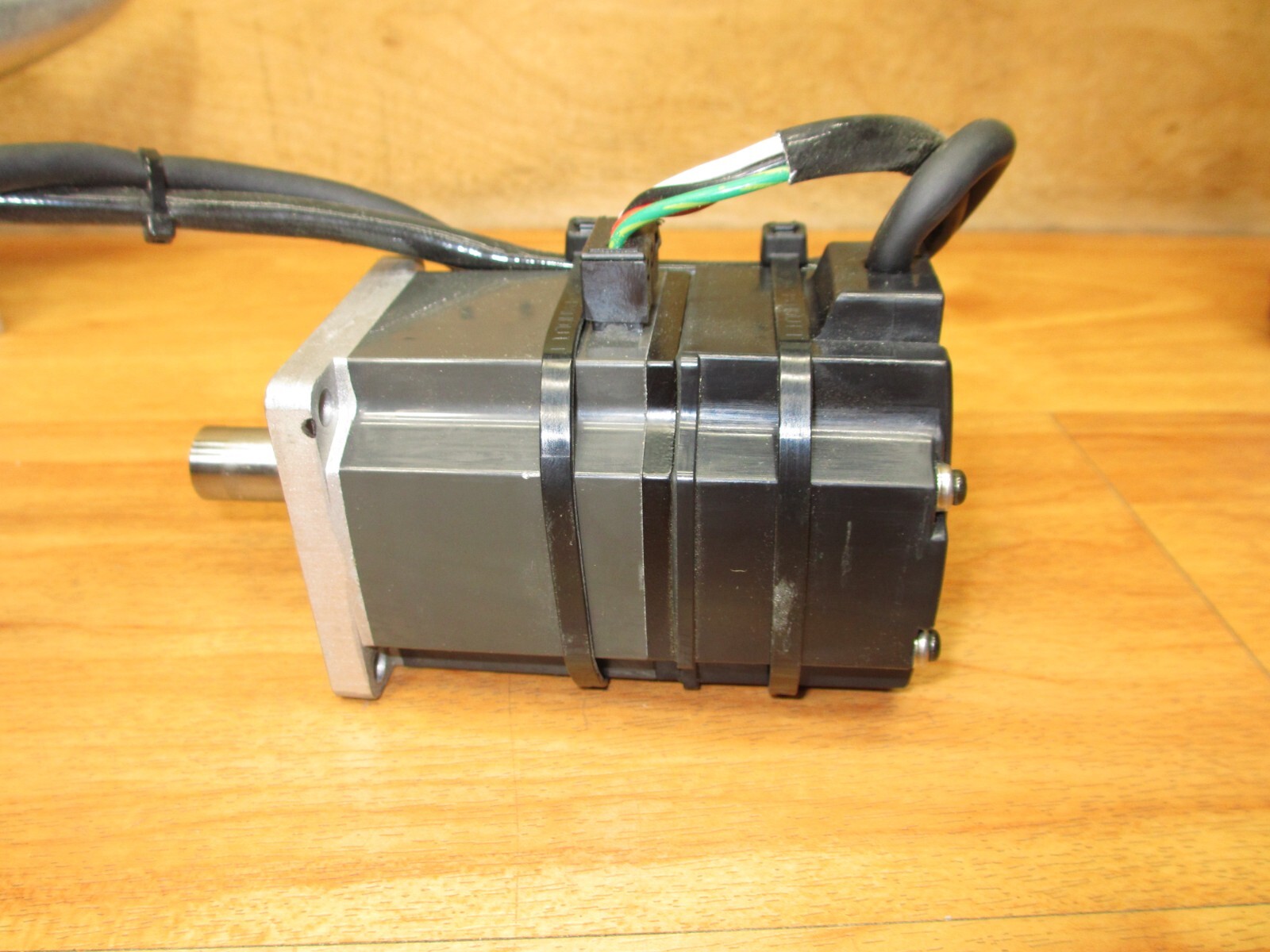 Mitsubishi HC-KFS23K *USED* AC Servo Motor 3000rpm 118V