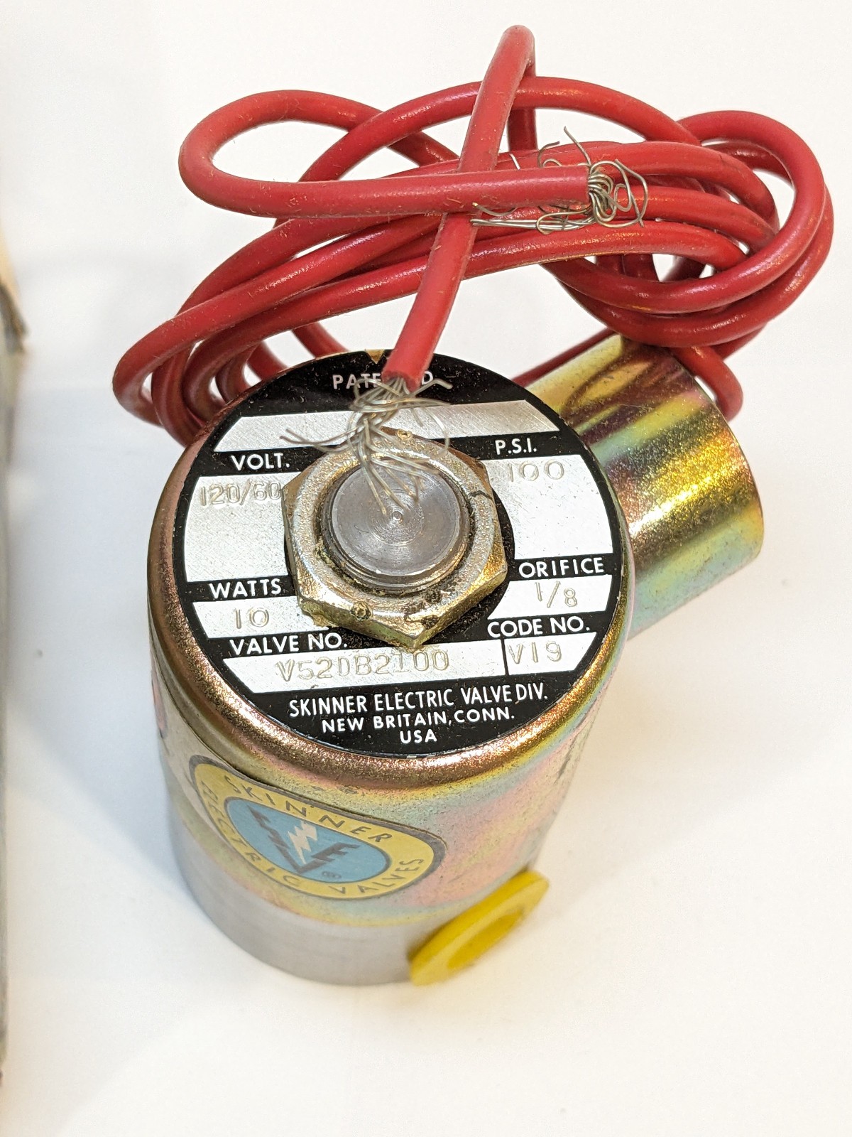 Vtg NOS Skinner V52DB2100 120V Solenoid Valve 1/8 Orifice