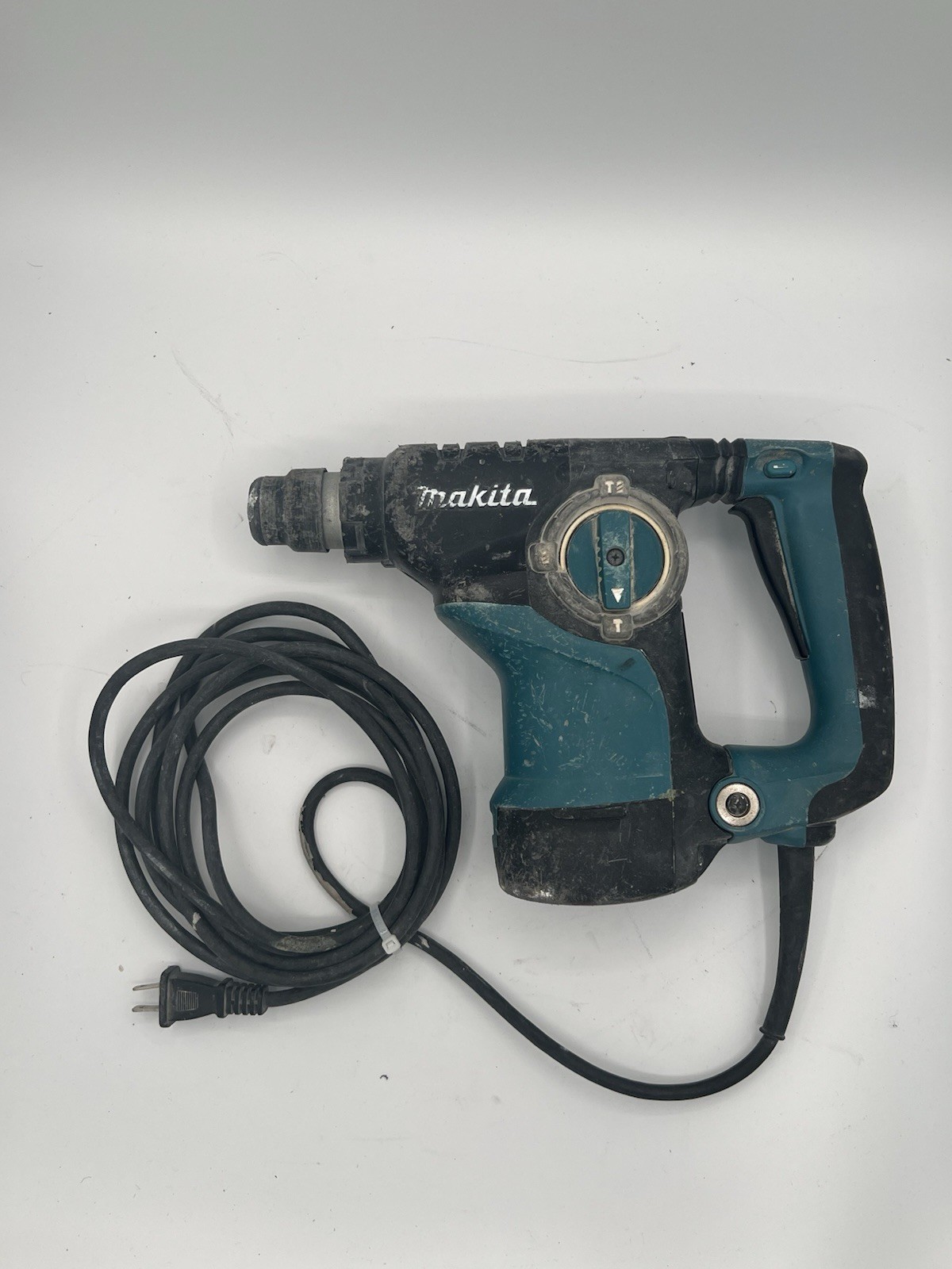 Makita HR2811F 1-1/8 SDS-Plus Rotary Hammer Drill 3-Mode Corded w/ LED