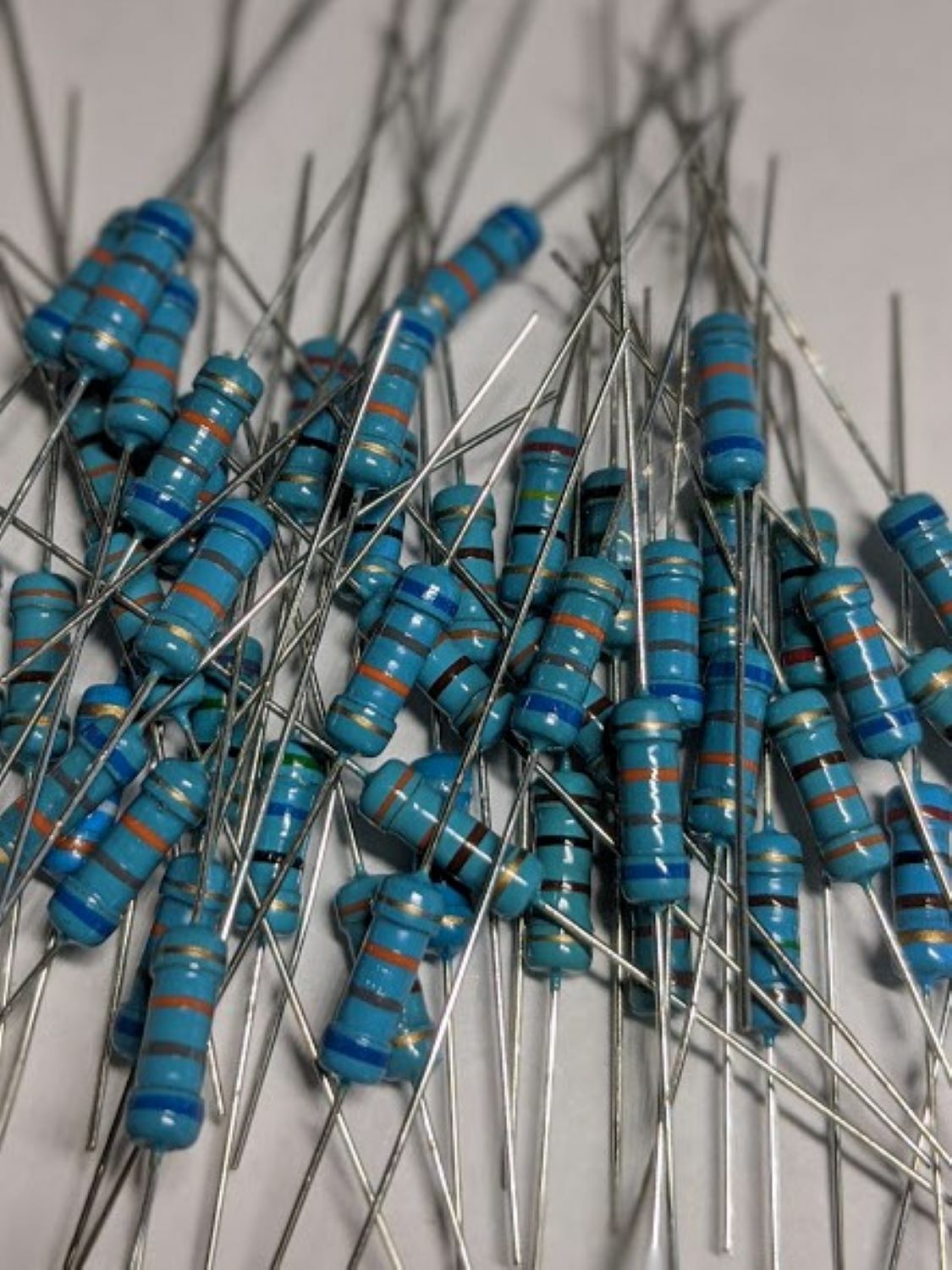 1/2W 5% carbon film blue resistors -5, 10, or 20 ea -Pick Value–Mr Circuit