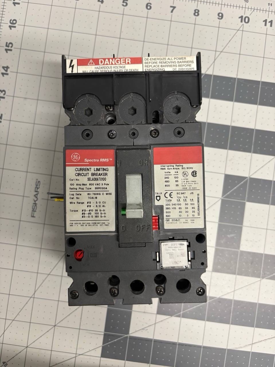 GE SELA36AT0100 Spectra RMS 100A 600V 3 Pole Breaker W/ SRPE100A Plug & Alarm