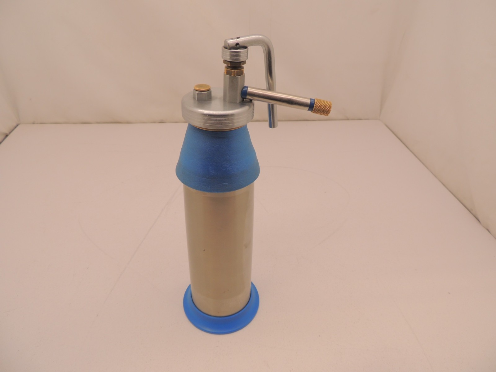 LN2 Liquid Nitrogen Dispenser No Label Made in Japan Working