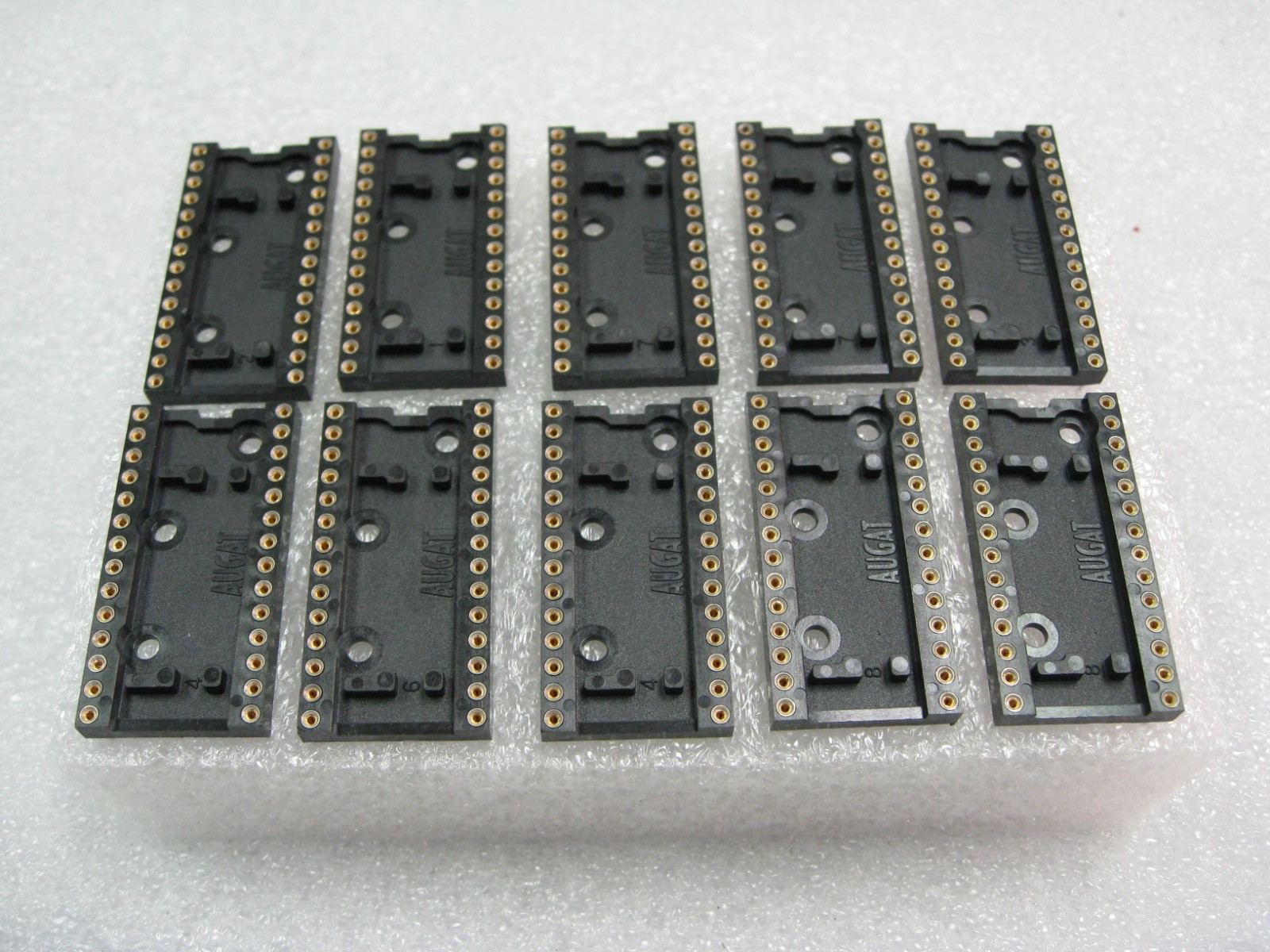 10x Augat 28 Pin IC Socket – .100″ x .600″ Machined Pin w/ Gold Contacts – NOS