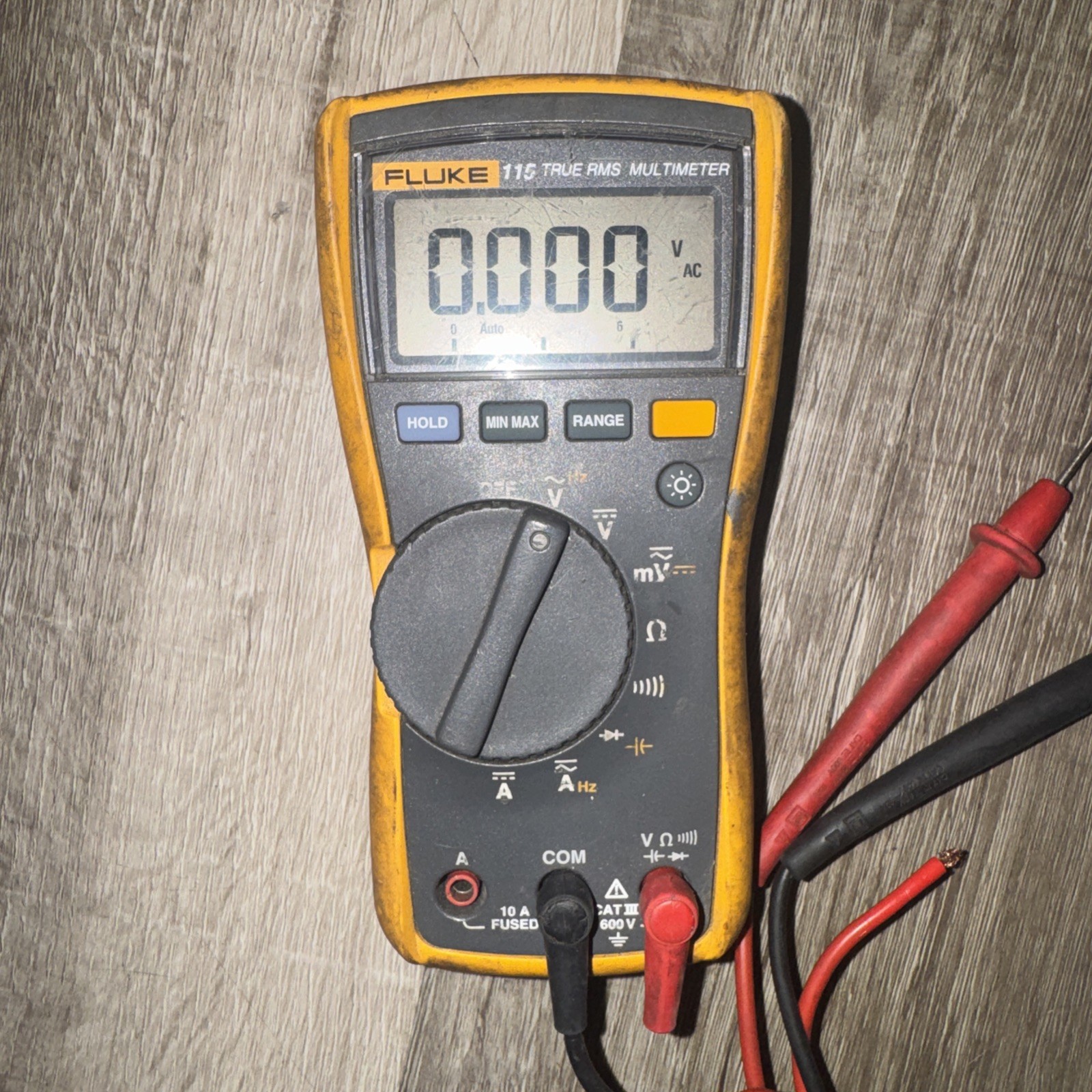 Fluke 115 True-RMS Digital Multimeter GREAT USED CONDITION