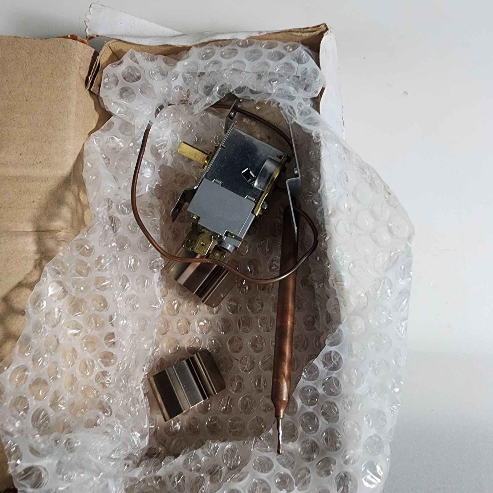 Saginomiya YTB-2U335Thermostat Control YBT2U335 Made in Japan