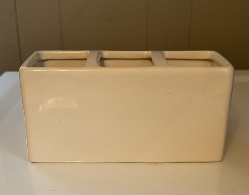 Rae Dunn *STUFF* White Ceramic Organizer, Stationary Or Makeup Brushes, 8.25”