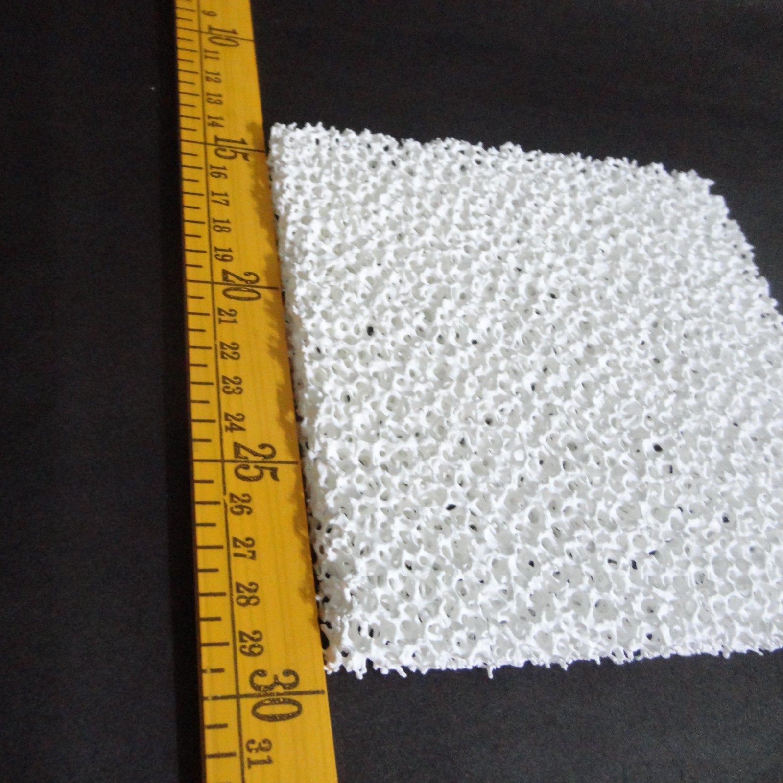 ONE 6″ x 6″ HIGH PURITY RECTANGULAR RETICULATED SPONGE ALUMINA 10 ppi No. 823