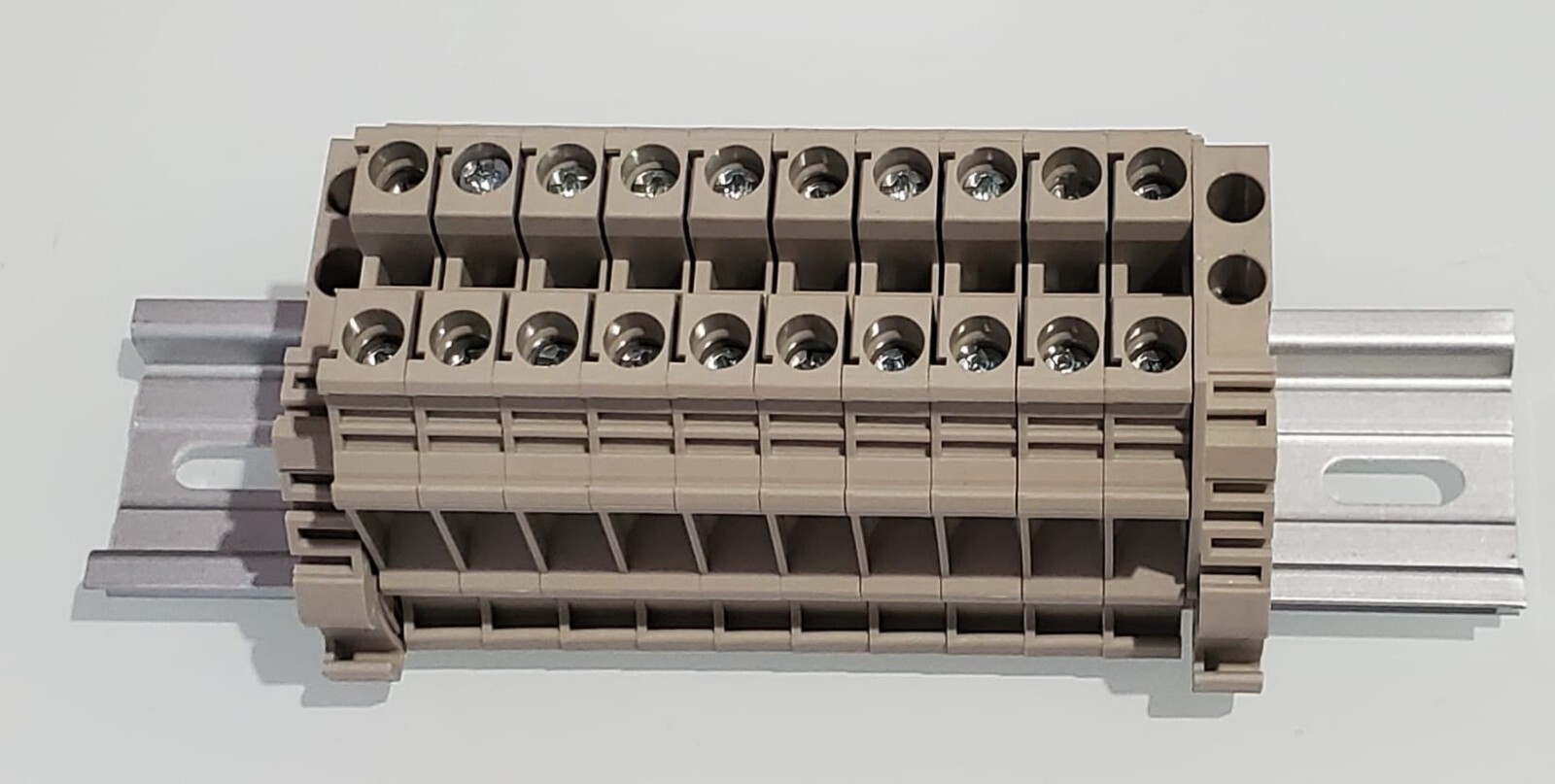 INTERNATIONAL CONNECTOR DK6N 10 GANG ASSEMBLY