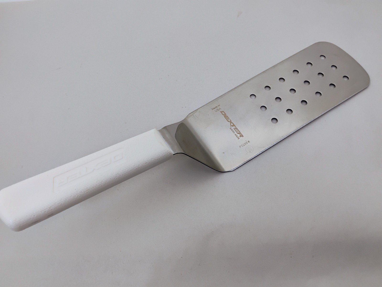 Dexter USA White Handle Grill Turner Spatula 8″X3″ Perforated PS286-8 Factory2nd