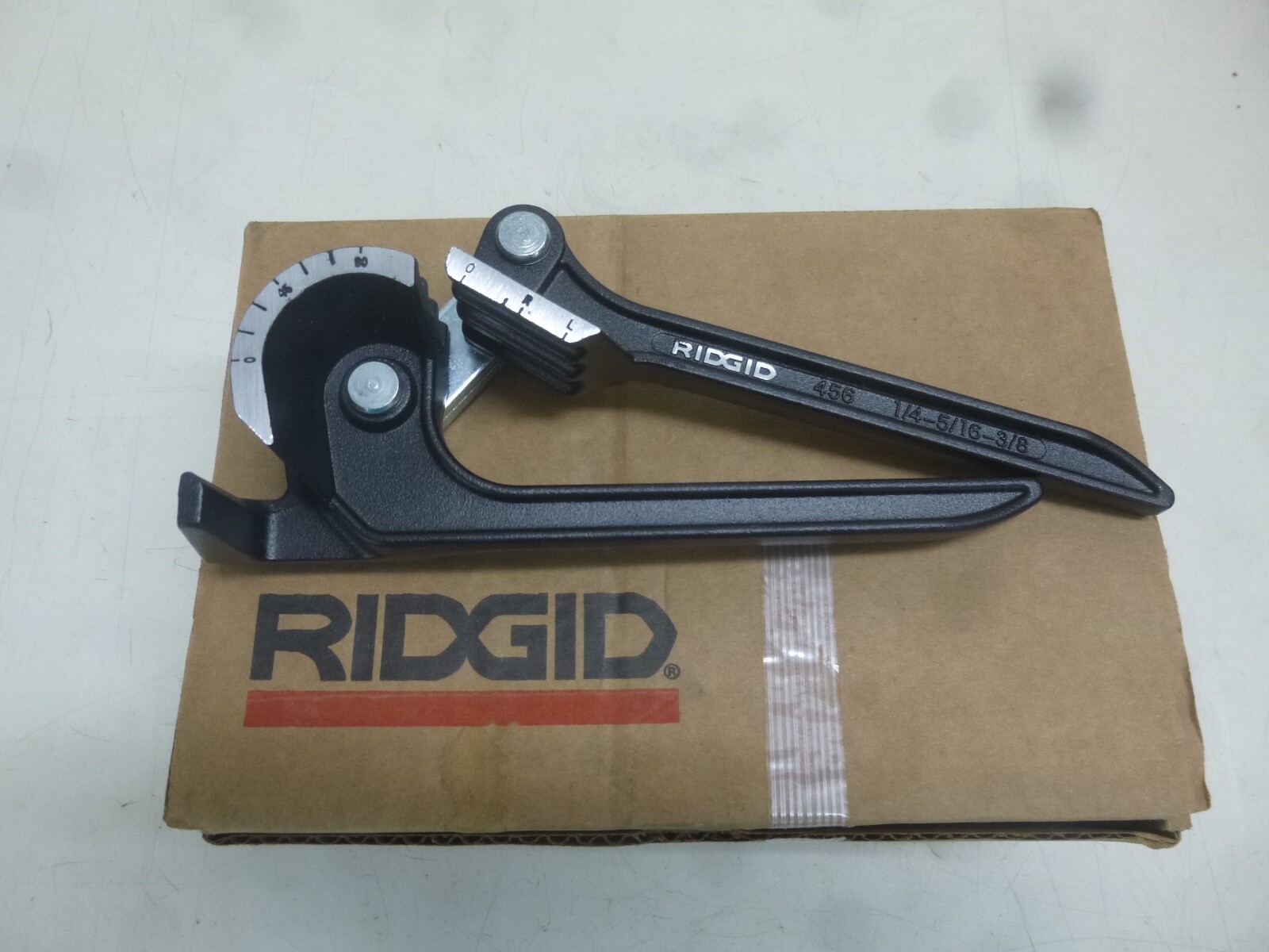 NEW! RIDGID Tube Bender: Calibrated Angle Markings from 0 to 90 Degrees, 456