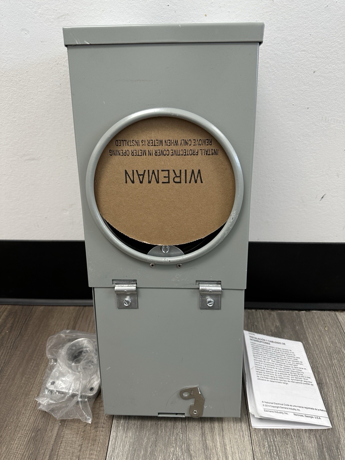 SIEMENS MM0202B1150 150-Amp Meter/Main Breaker Combination