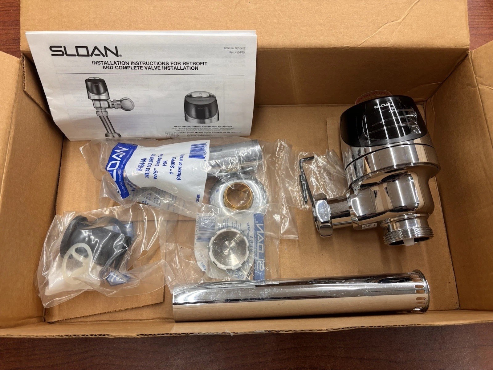 Sloan Optima Plus Flushometer Dual Filtered Bypass 1.6 GPF Chrome Model 8111 New