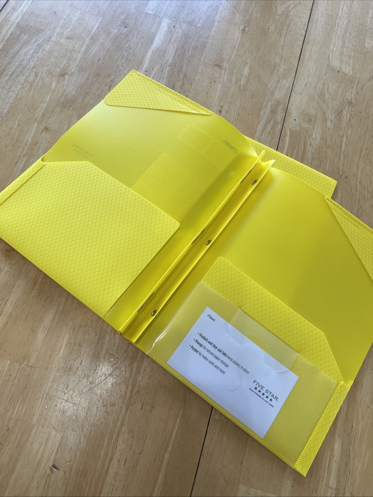 Mead Plastic Five Star Stay-Put 2-Pocket & 3-Prong Folder, Yellow (34609) (2)