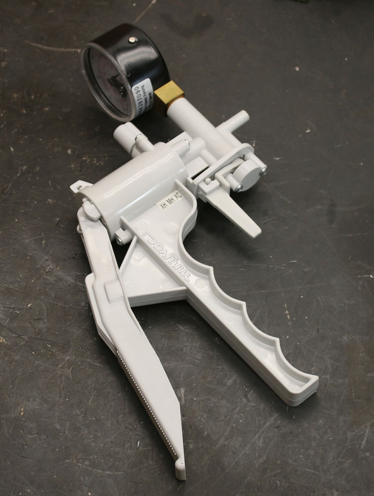 Lincoln Industrial Mityvac II Plastic Vacuum Pump Handheld with User Manual