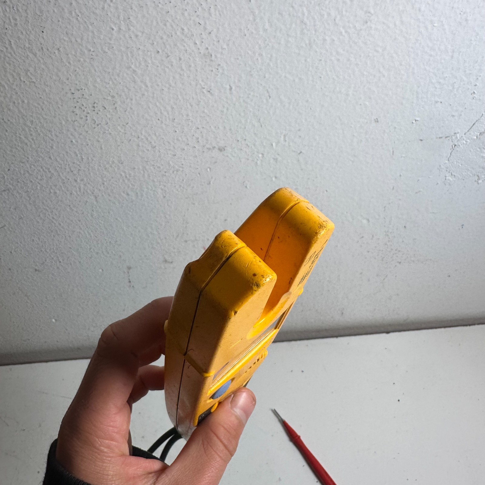Fluke T5-600 Yellow 600 Voltage Meter Continuity Current Electrical Tester