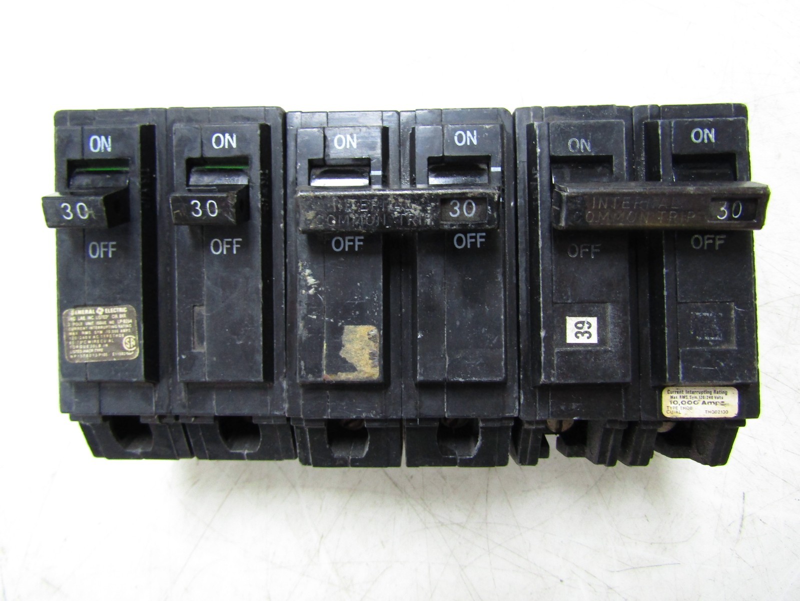 🙌 3) GE 30 AMP CIRCUIT BREAKER 120/240 VAC 2 POLE THQB2130 LOT OF 3