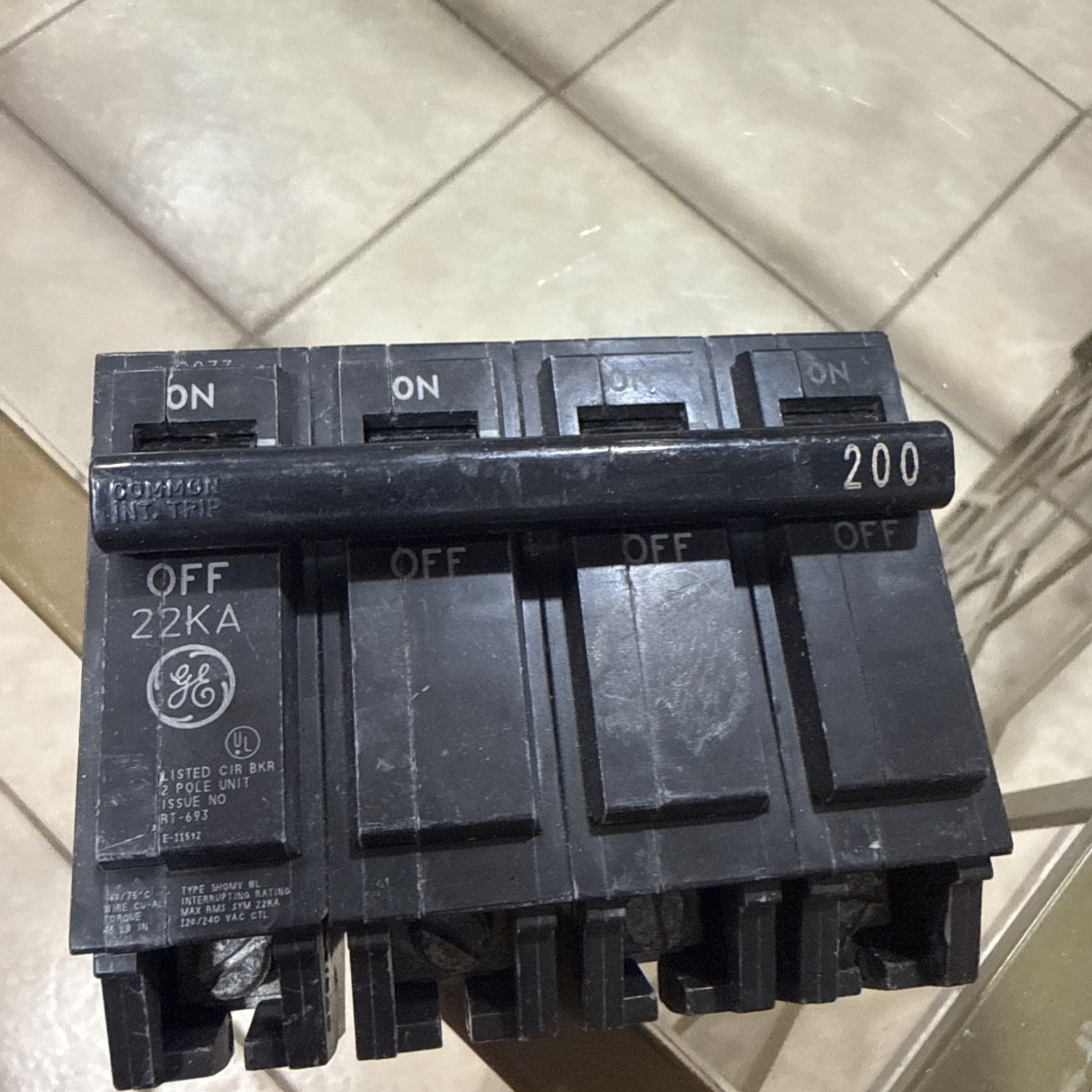GE THQMV200WL 200 Amp 120/240 Volt 2-Pole Plug-In Mount Main Circuit Breaker