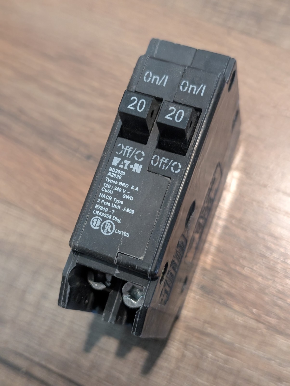 Eaton Cutler-Hammer BD2020 BR2020 Breaker W/O Rejection Clip 20/20 Amp 120V ~NEW