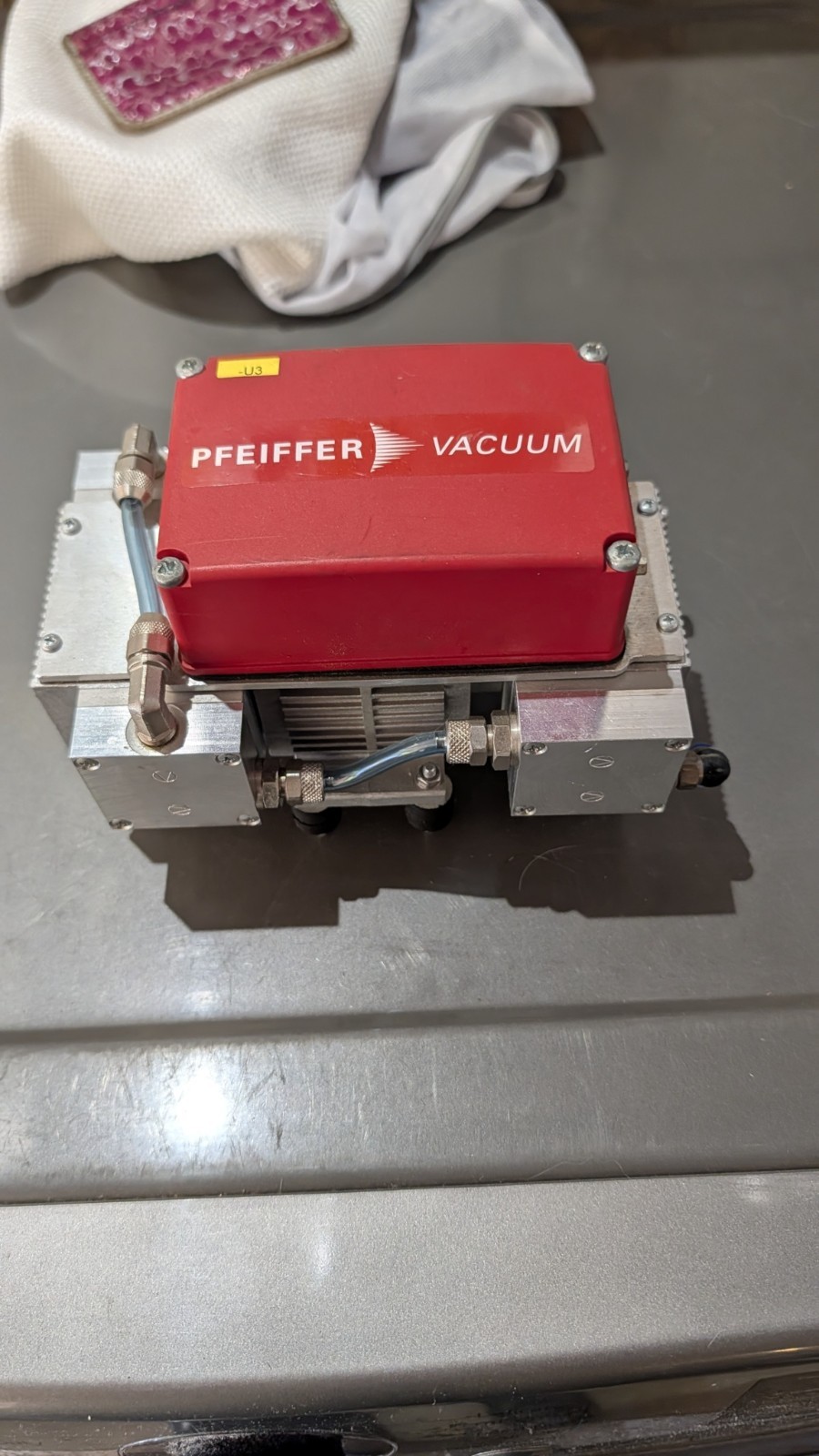 Pfeiffer Vacuum MVP 006-4 24V DC 4 Diaphragm Oil-Free Dry Pump Working