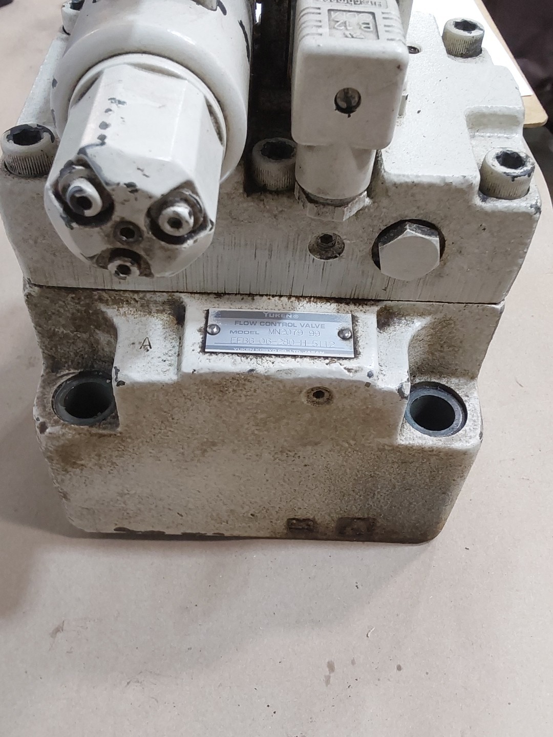YUKEN EDG-01V-H-1-PNT11-5188 Flow Contro Valve EFBG-06-280-H-5112