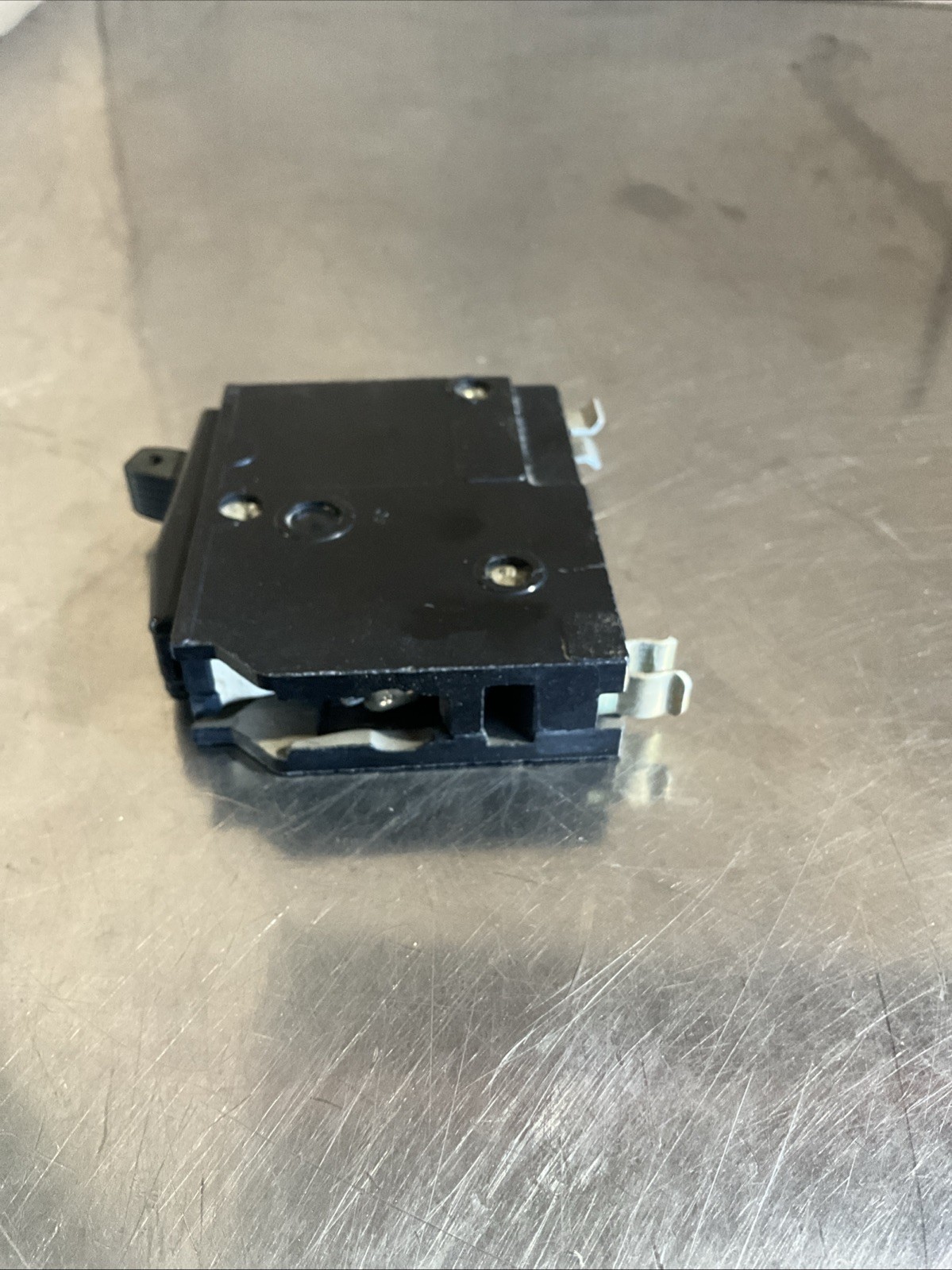 Square D QO120 CIRCUIT BREAKER 1 Pole 20 Amp QO120 120/240V