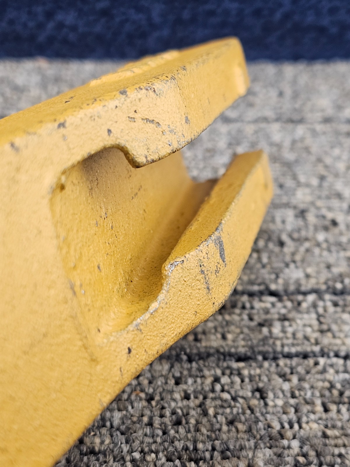 Romac 2D5572 Scarifier Tip Yellow fits CAT 12H, 12K, 12M, 120,120B, 120G, 120H
