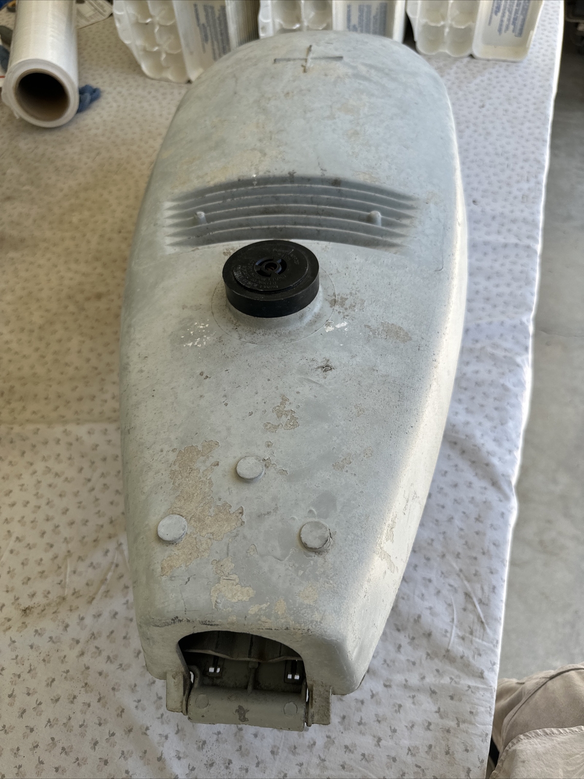 ITT Model 25-200w/250w High Pressure Sodium HPS Light Fixture. No Bulb Or Photo