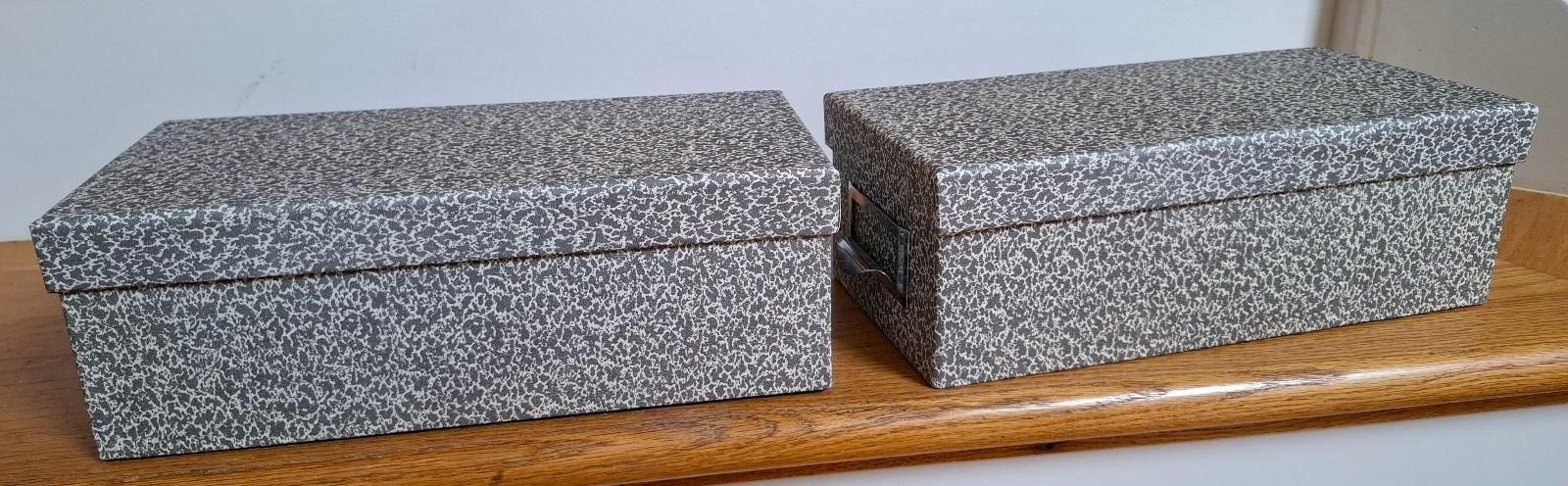 2 used Globe-Weis/Pendaflex Fiberboard Index Card Storage Box, 3″ x 5″ Card Size