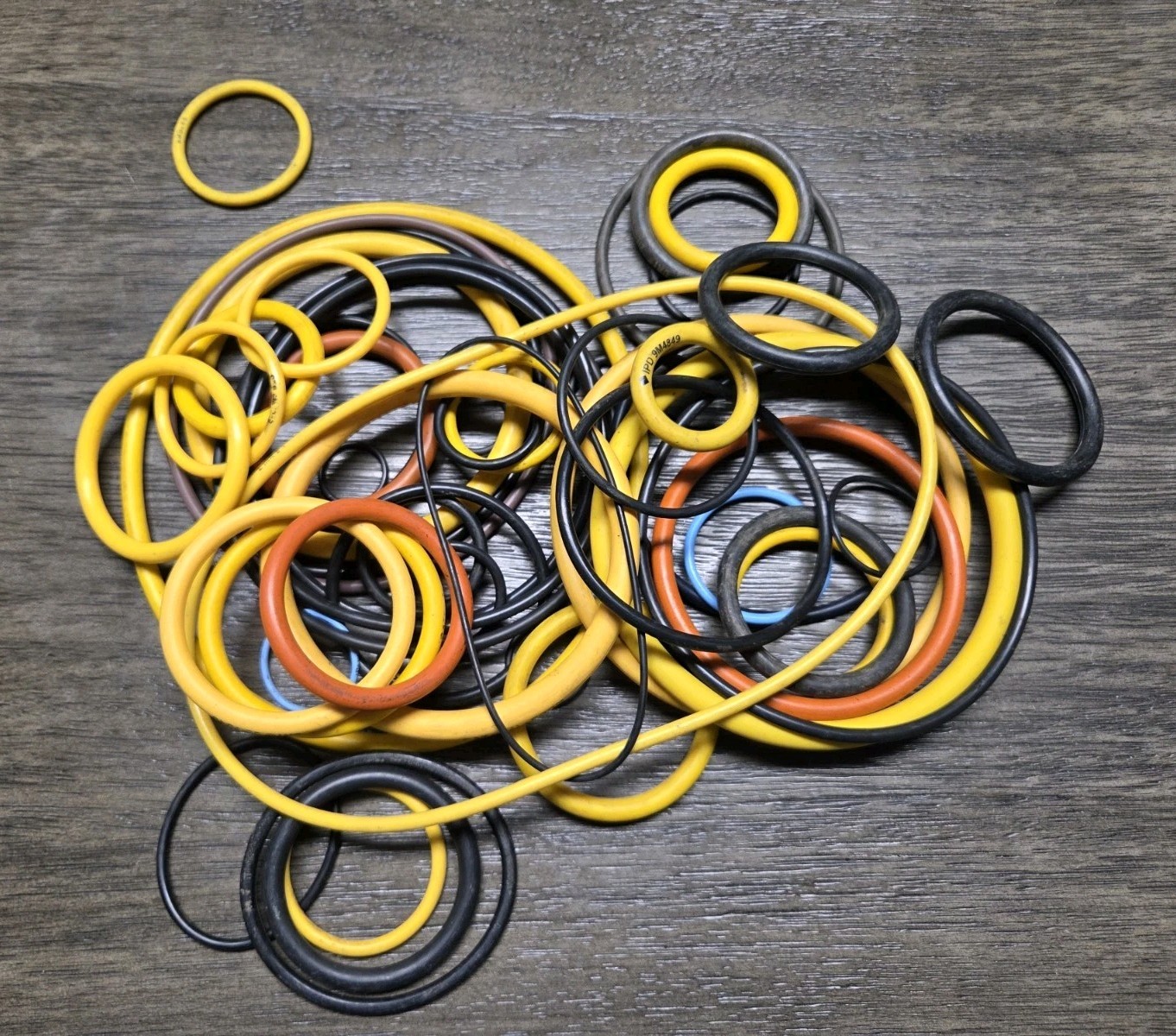 HUGE LOT OF 50+ Variety CATERPILLAR O RINGS
