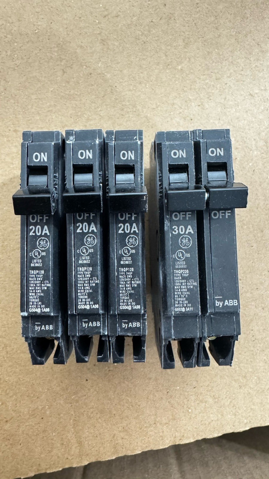 GE 200 A 20/40 Indoor Main Breaker Load Center Value Pack TM2020CCUBK1