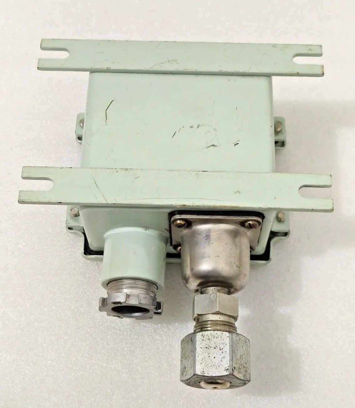 NEW SAGINOMIYA TYP- SPS-H135WU3Q PRESSURE CONTROL FREE SHIPPING.