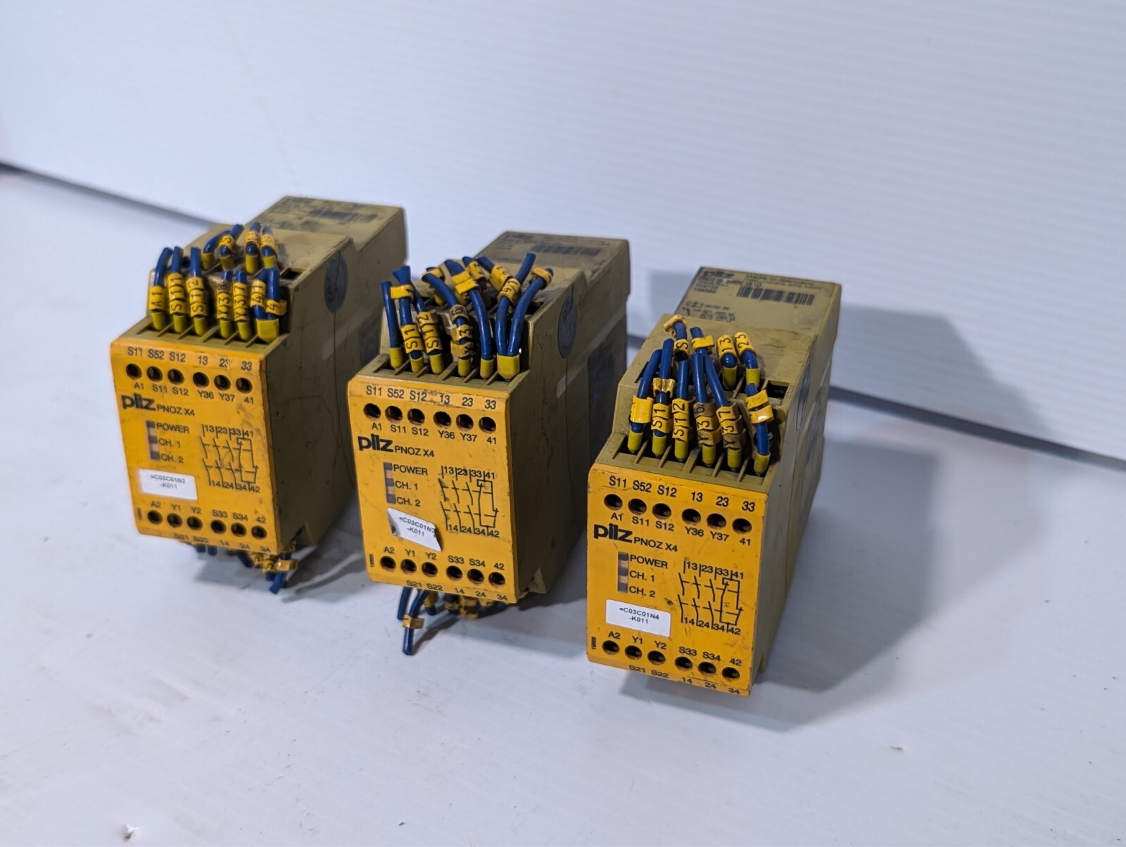 pilz PNOZ X4 safety relay, 24VDC, 3S 10, 2W, 774730 105382 as pictured