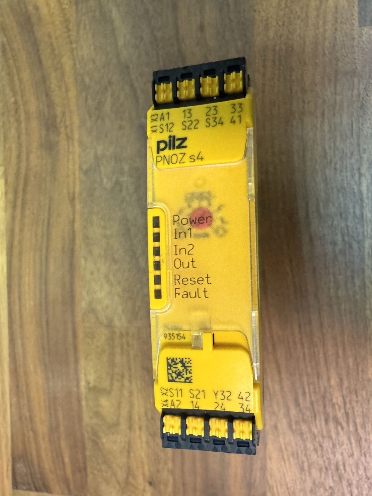 New OEM PILZ Safety Relay 751104 PNOZ S4 C 24VDC 3N/O 1N/C Germany NextDay Air