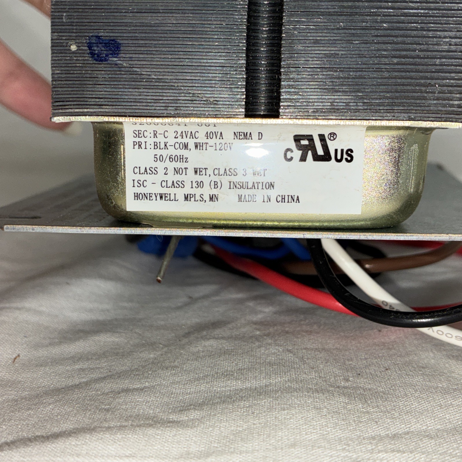 Honeywell TRADELINE R8239 A 1052 FAN CENTER 24V 60Hz
