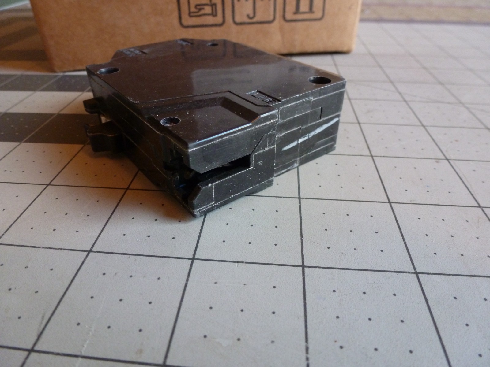 1 – GE THQL1120PDF Dual Function Circuit Breaker – 1Pole – 20A – 120 -10kA – NEW