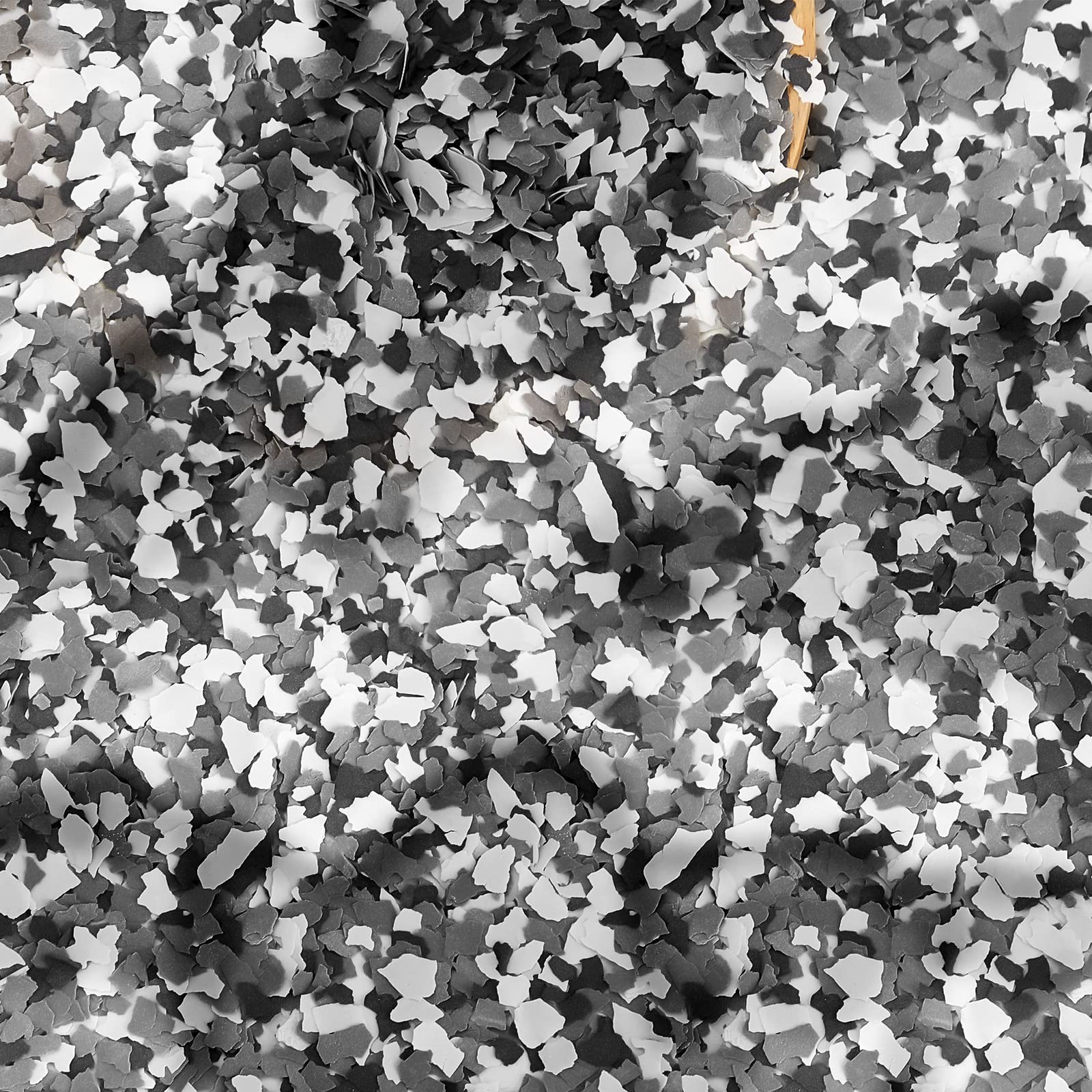 Fabbay 5.6 Kg / 12.4 lb Epoxy Flakes Floor Paint 2-4mm, Black, White, Gray