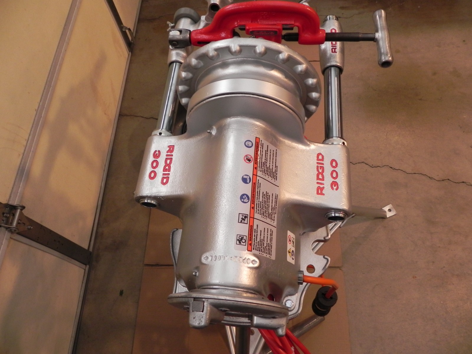 RIDGID 300 PIPE THREADER 115 V, 38 RPM,341,360, 311, 2 die heads refurbished