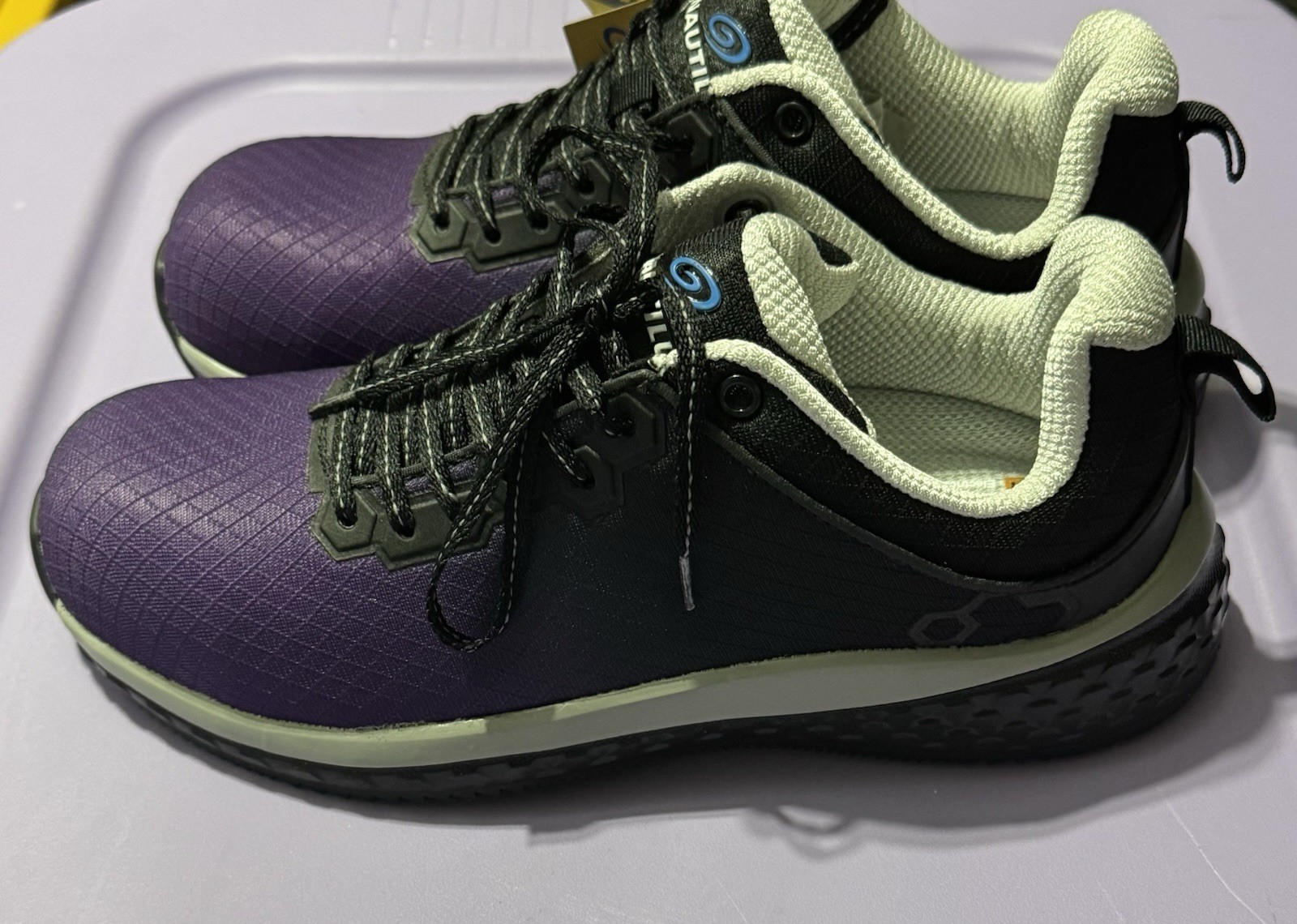 Nautilus Safety Footwear Shoes N1885 Composite Toe Shoe Women’s Size 7.5 Purple