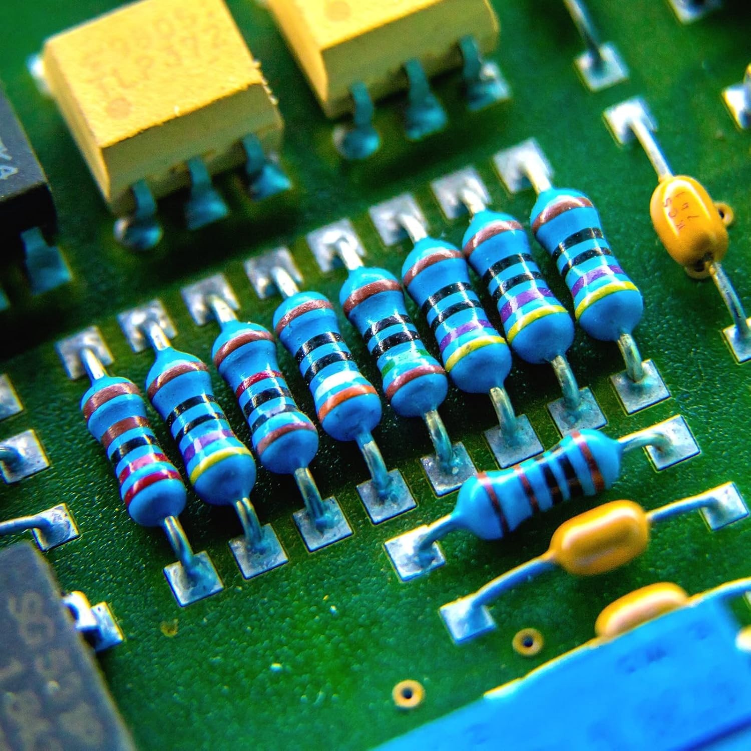 50 Values in 1/4W Metal Film Resistor Kit: Essential for Electronics Projects