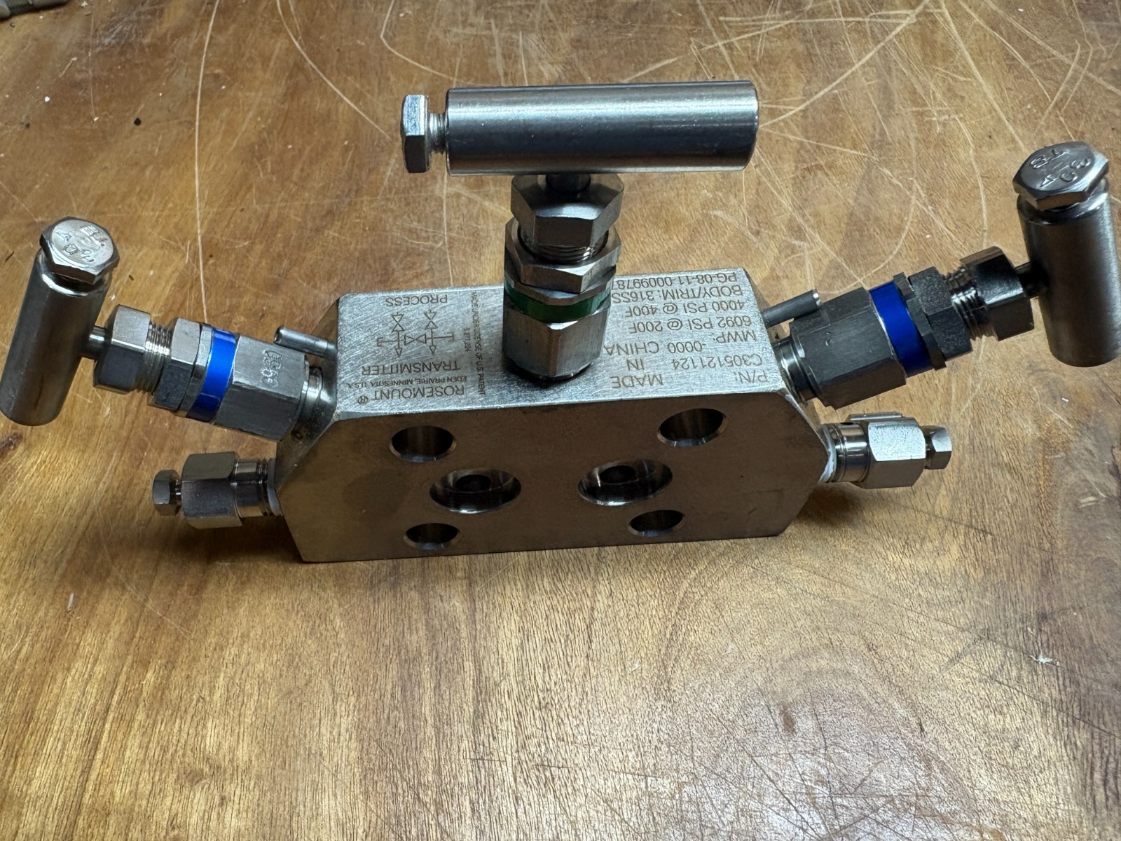 Rosemount TRANSMITTER C305121124-0000 MWP 6092 PSI @200F 4000 PSI @ 400F(D10/1)