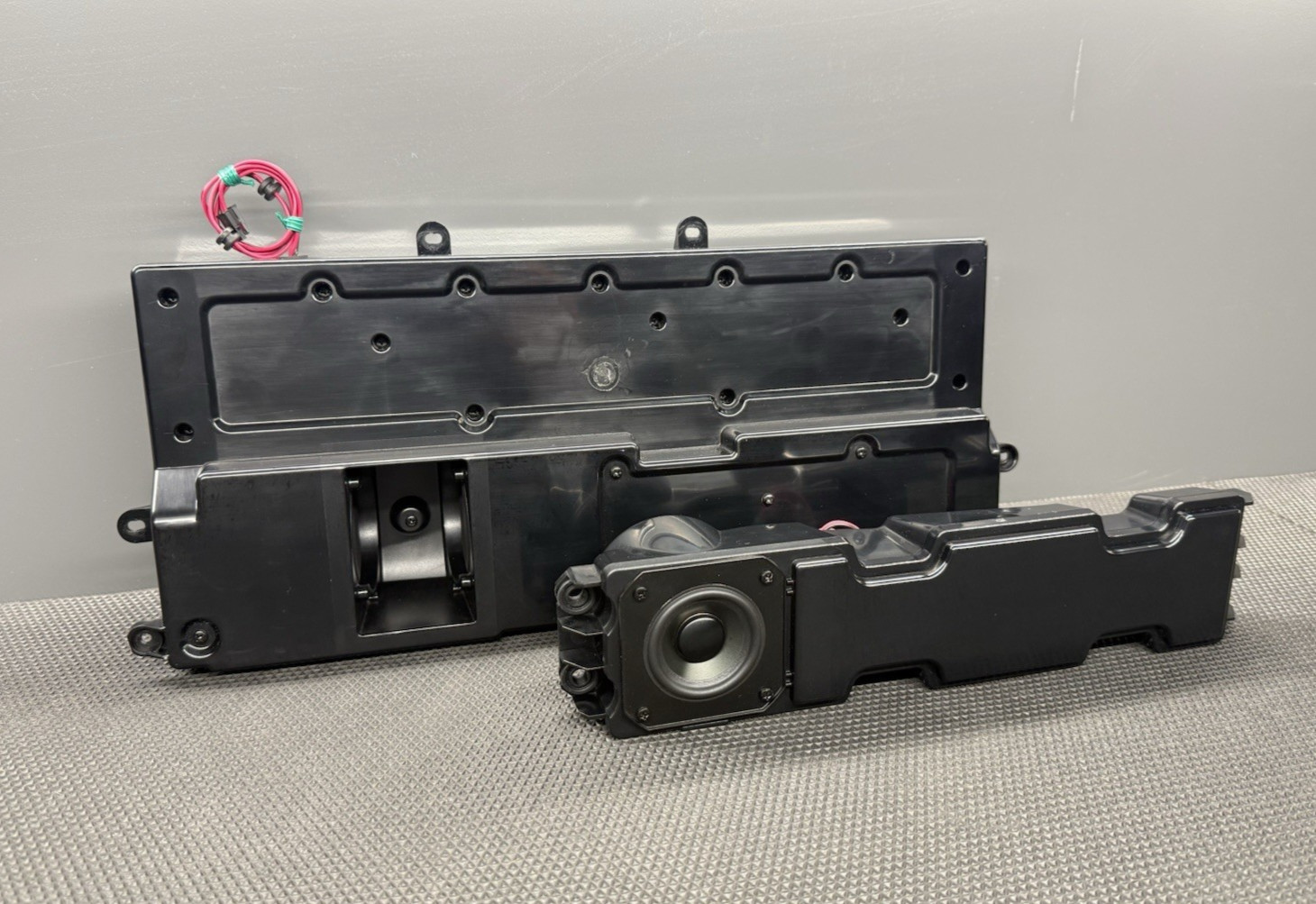 Cisco TelePresence MX300 Speakers, 74-100416-01 -B0, & 74-100421-01 B0