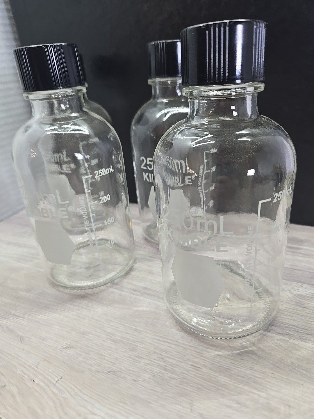 Kimble Graduated Glass Media Bottle, 250ml Set Of 4 With Lid Free Shipping