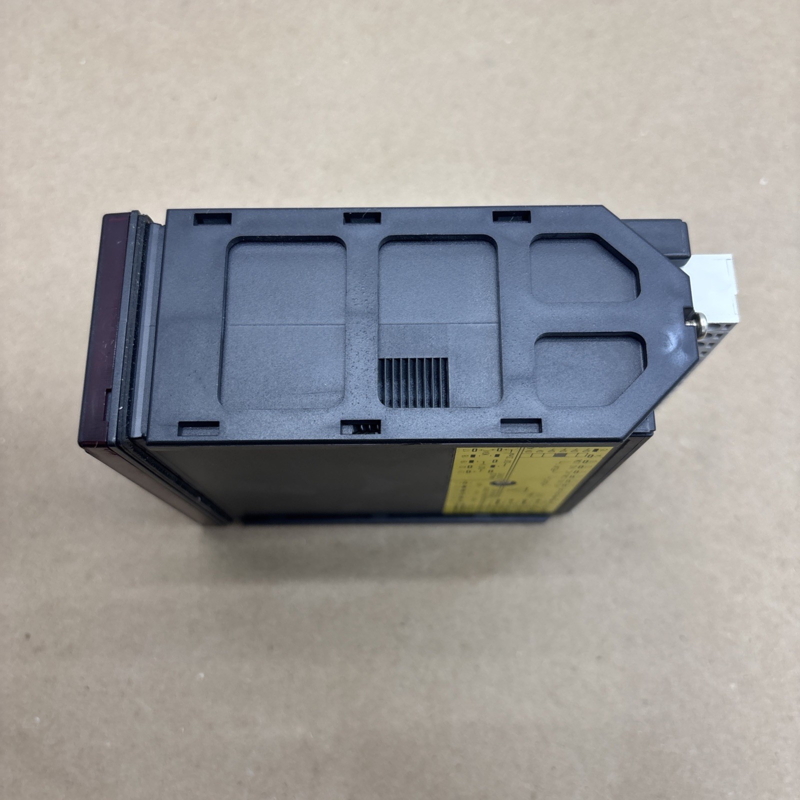New In Open Box Carlo Gavazzi Mdi 40 Inputs: 200 Mv/2v/20v Dc/ac Power: 9-32v